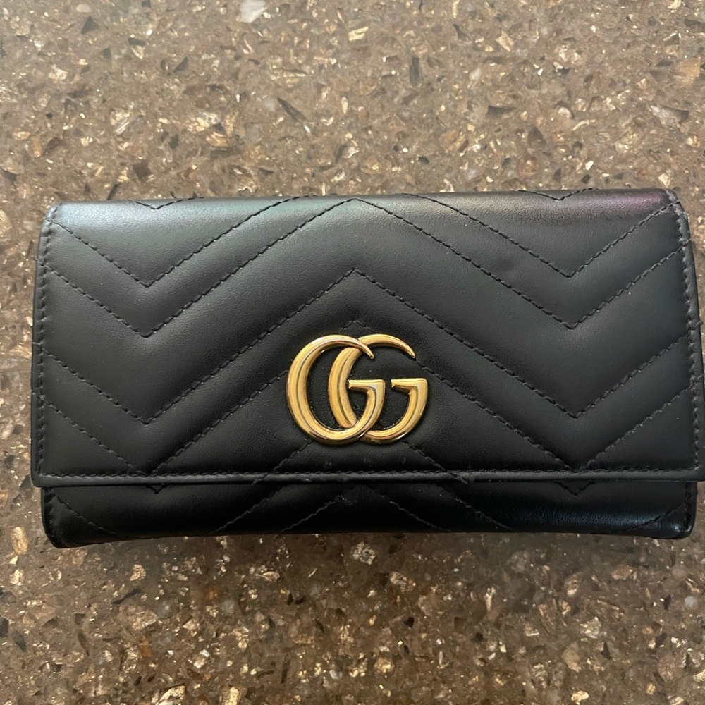 Gucci Black Chevron Leather Wallet